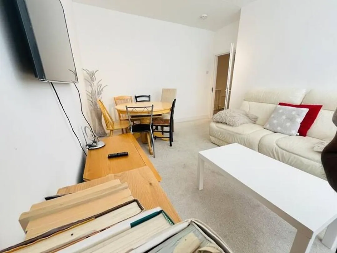 Spacious 3 Bed Flat In Greenwich Apartment London