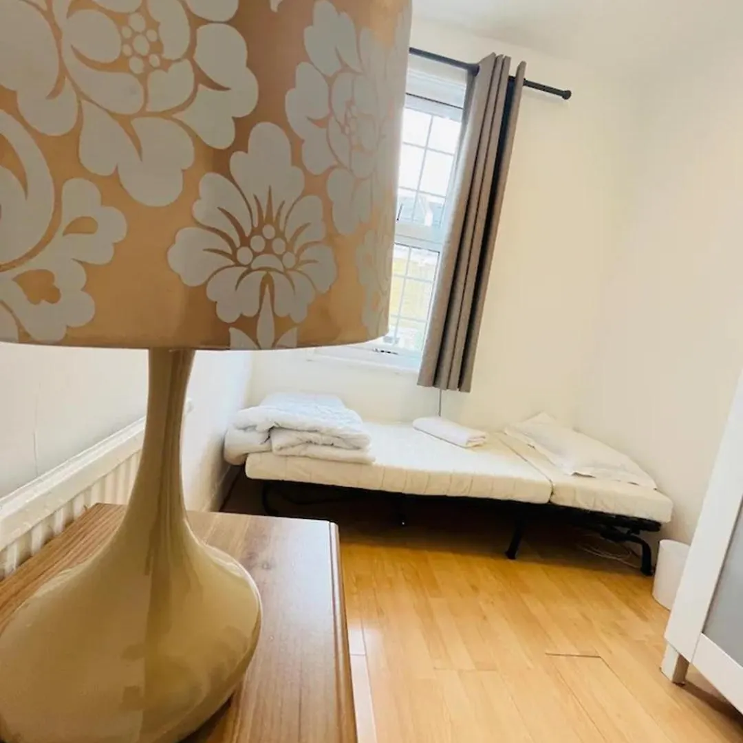 Spacious 3 Bed Flat In Greenwich Apartment London