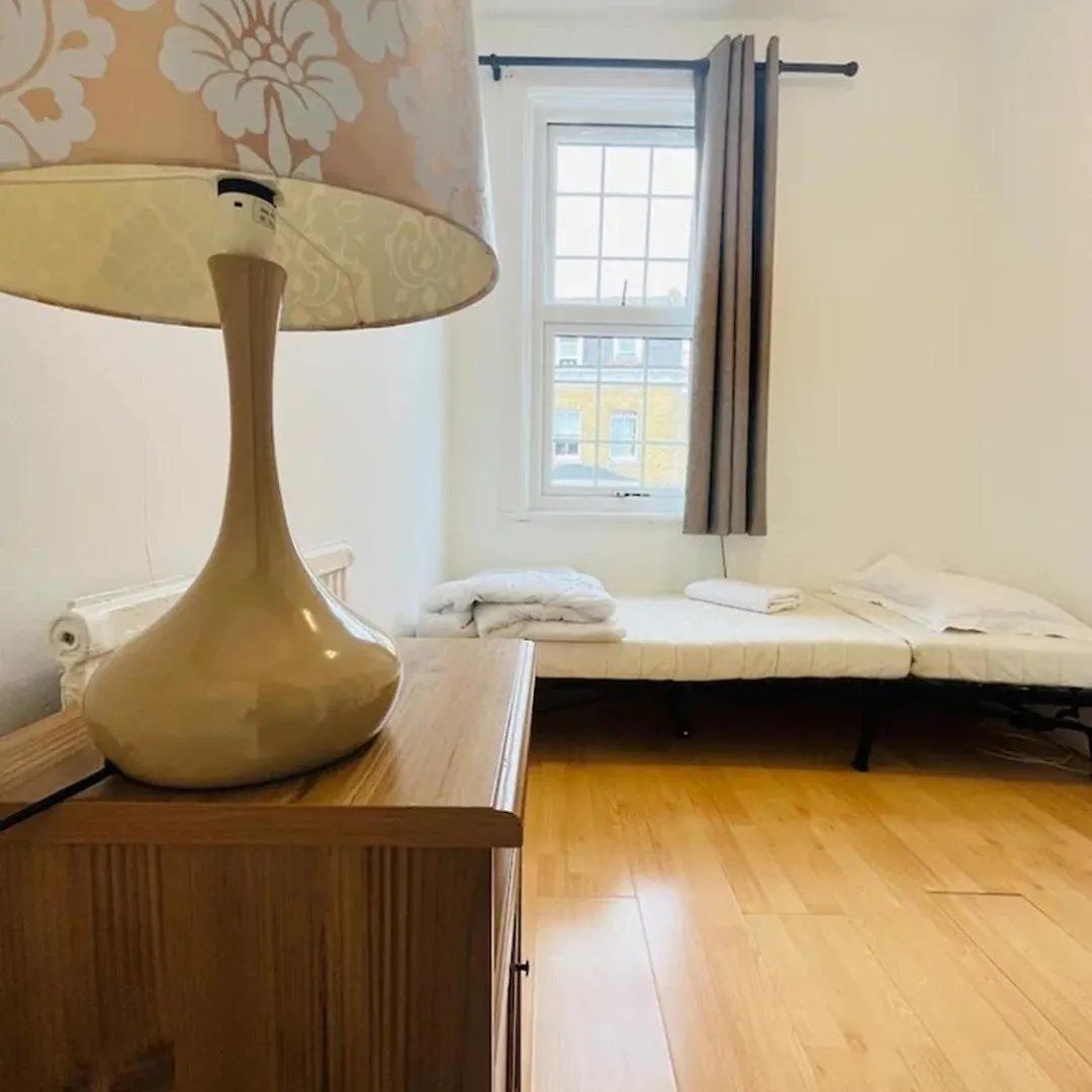 Spacious 3 Bed Flat In Greenwich Apartment London